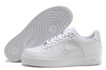 Белые кроссовки мужские Nike Air Force 1 на каждый день